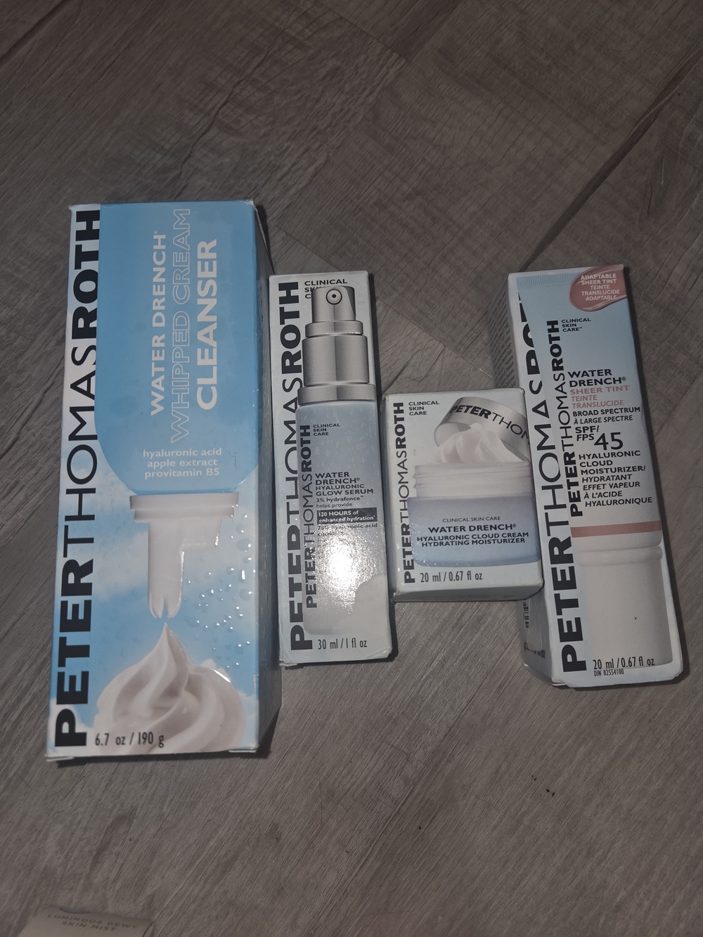 Peter Thomas Roth Hydrating Skincare Set - White & Light Blue